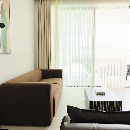 Ashta / Color Block Villa *