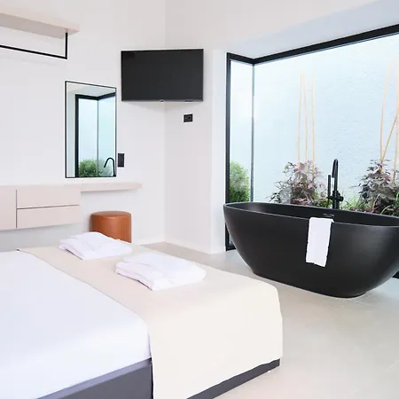 Villa Ashta / Color Block Fethiye