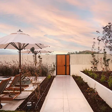 Villa Ashta / Color Block