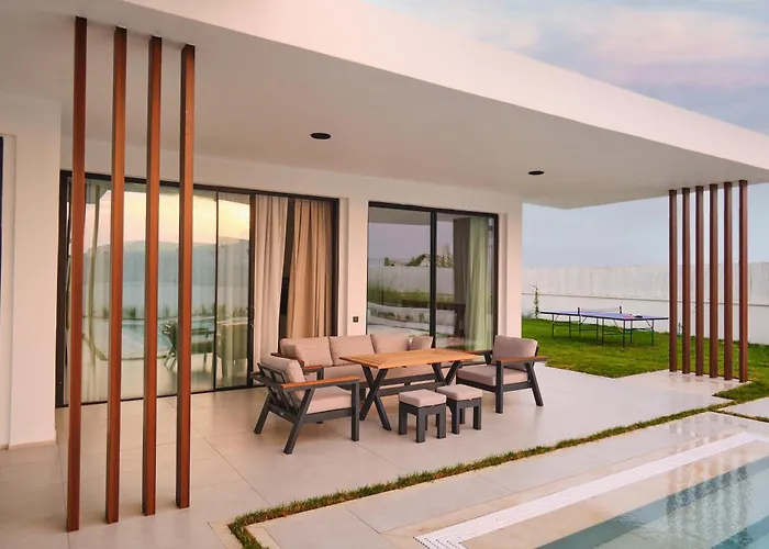 Villa Ashta / Color Block