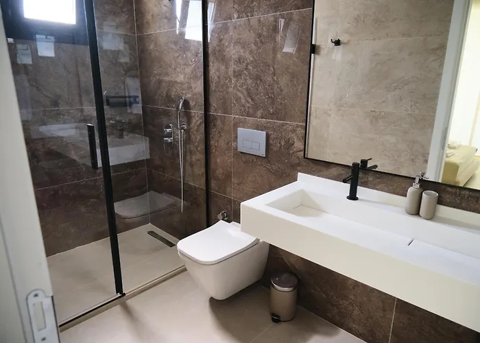 וילה Ashta / Color Block *