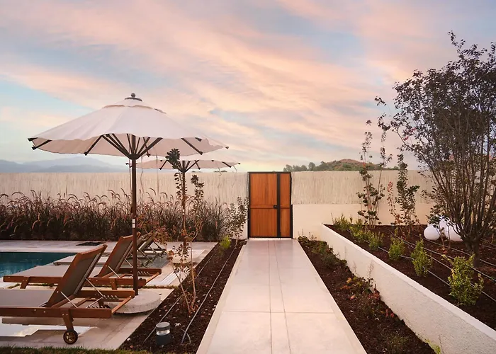 Villa Ashta / Color Block